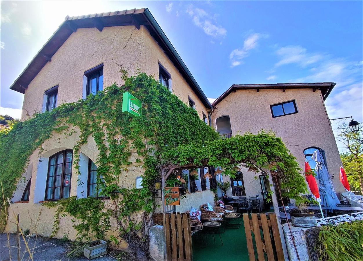 Gabrielle Hotel Егин Екстериор снимка