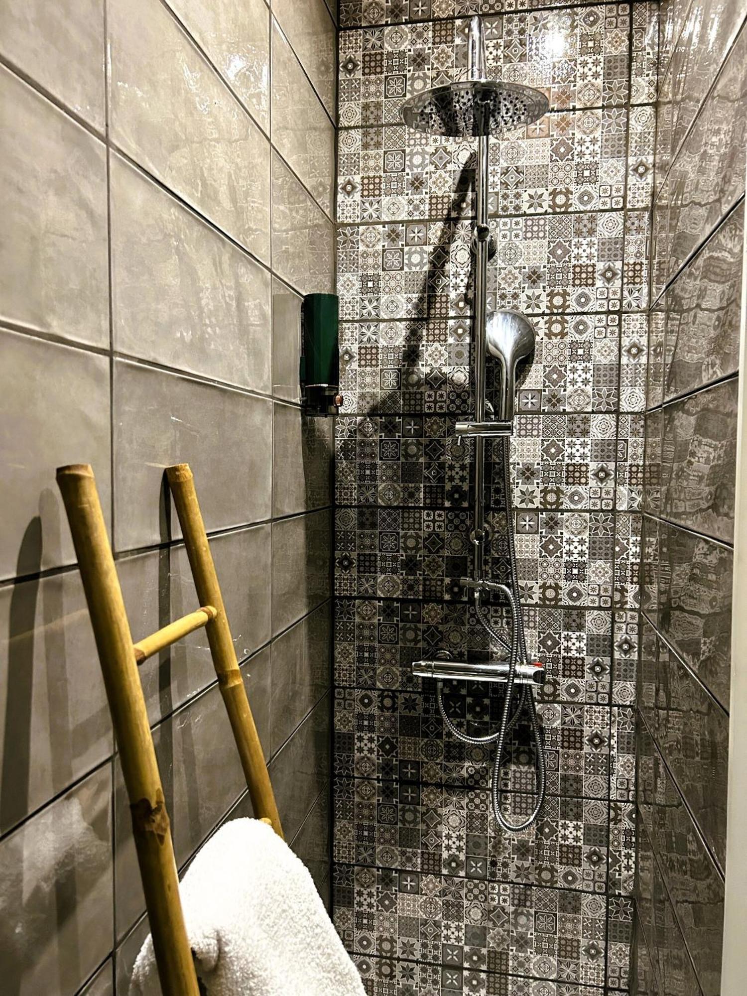 Gabrielle Hotel Егин Екстериор снимка
