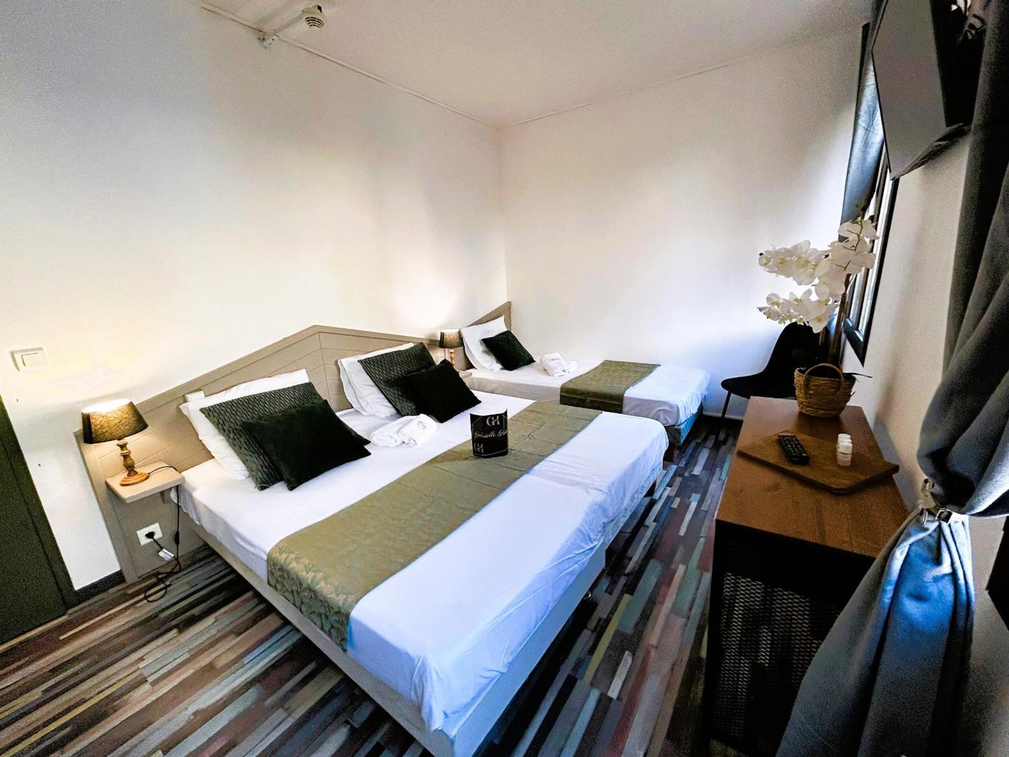 Gabrielle Hotel Егин Стая снимка