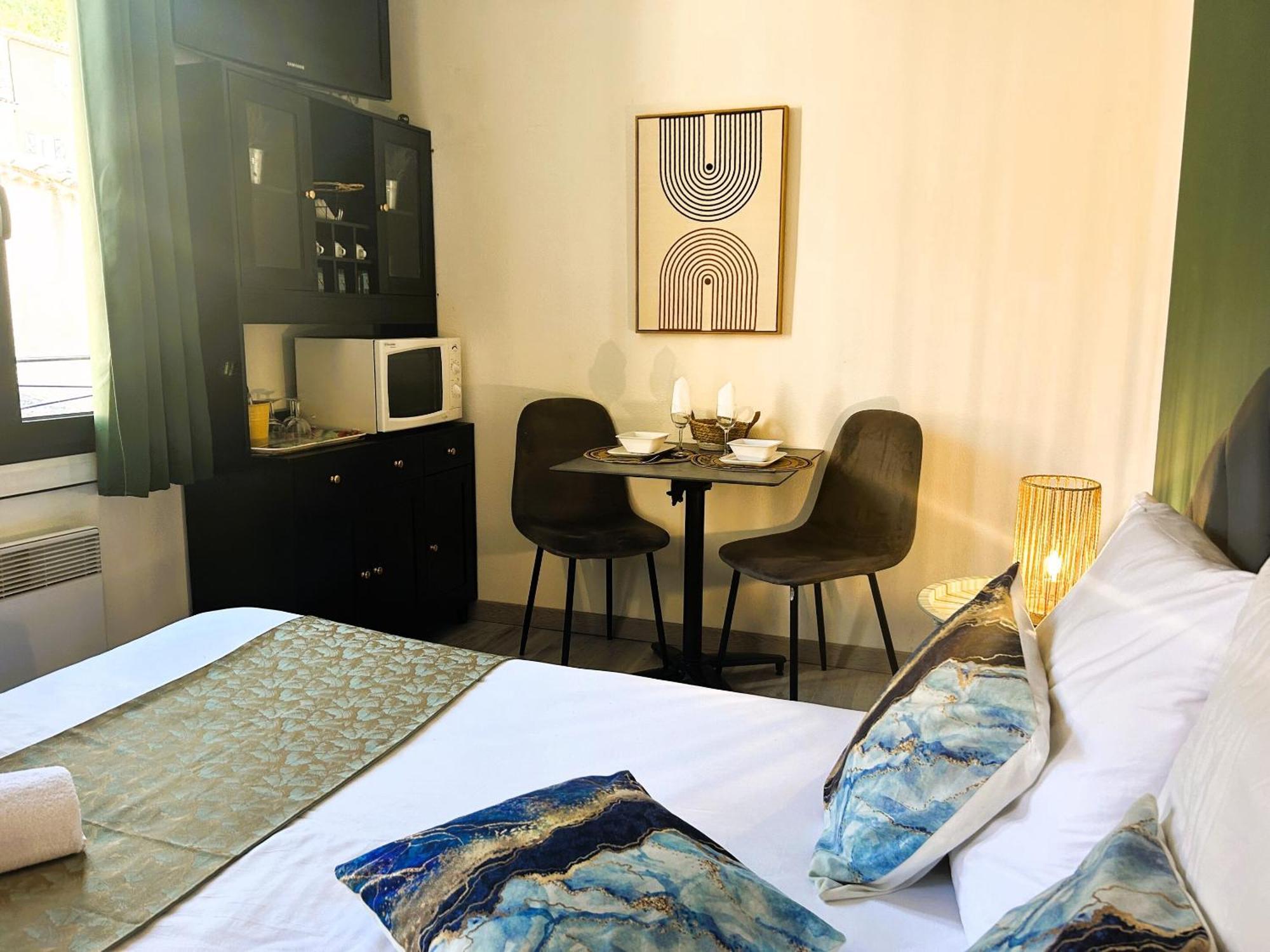 Gabrielle Hotel Егин Екстериор снимка