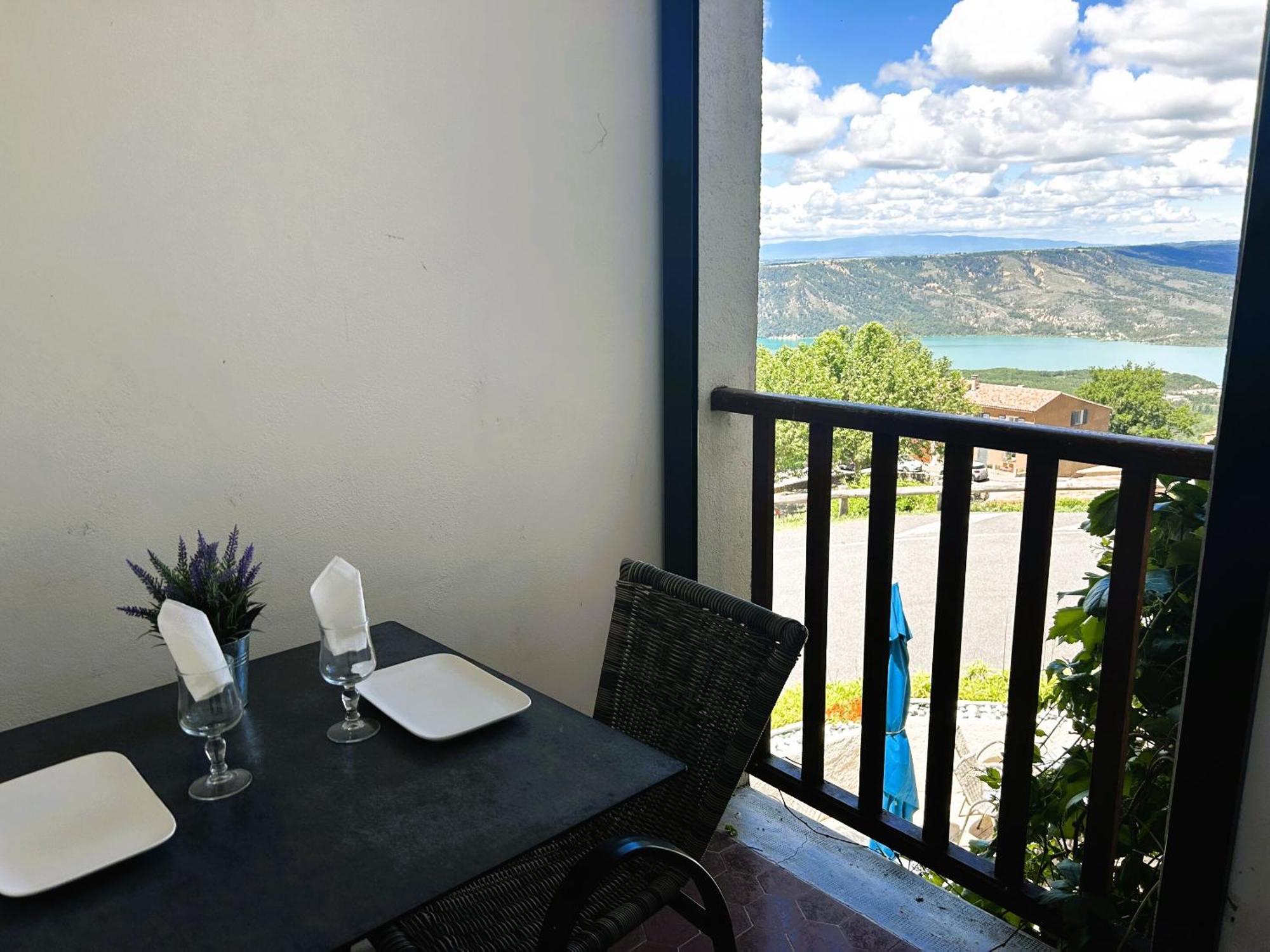 Gabrielle Hotel Егин Екстериор снимка