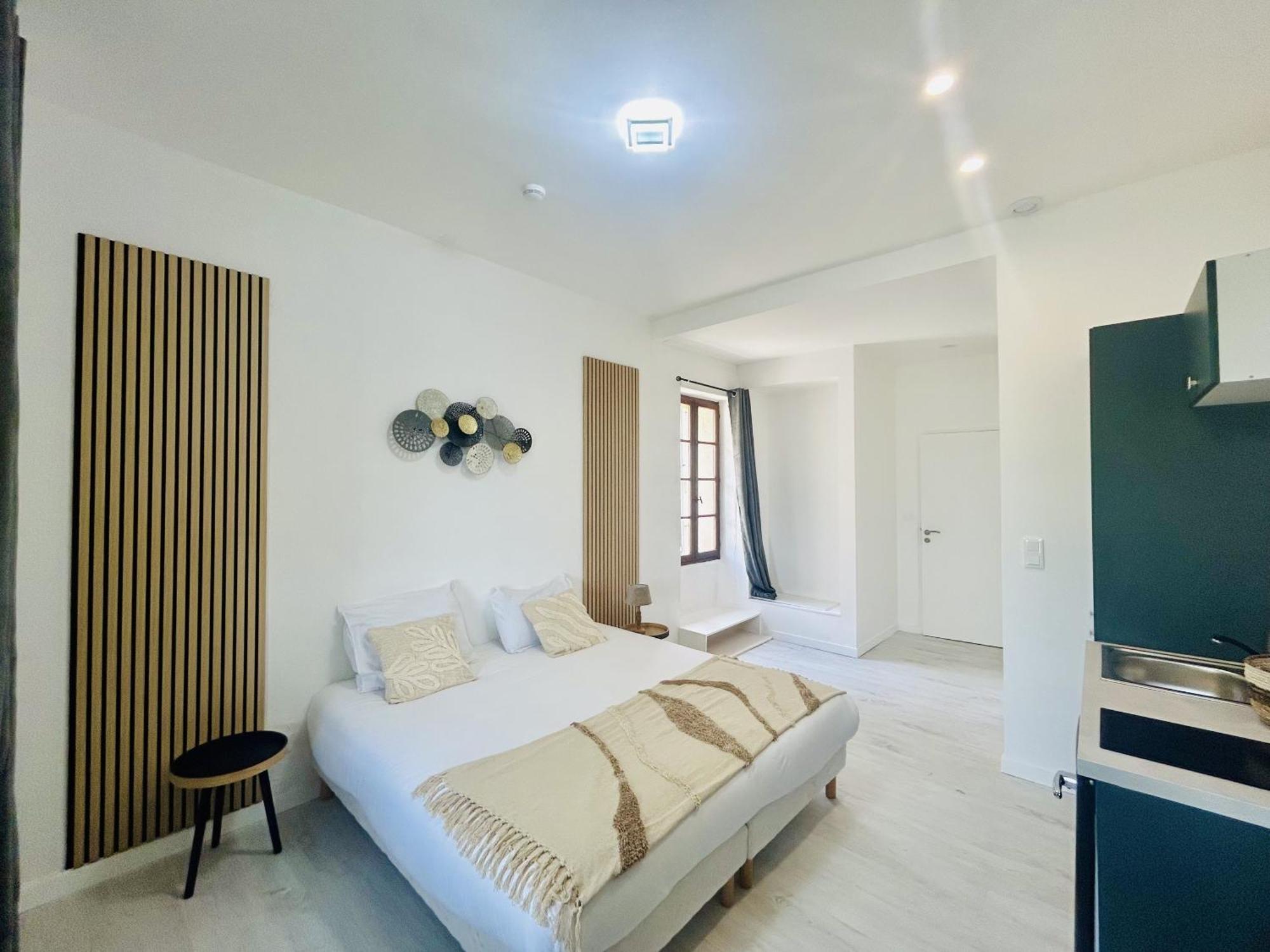 Gabrielle Hotel Егин Екстериор снимка